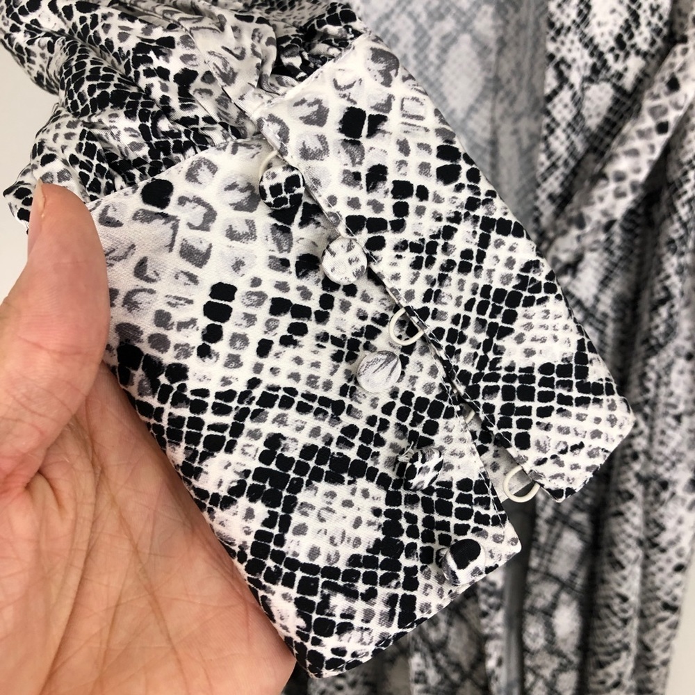 NEW Good American The Sheer Snake Skin Python Robe - Picture 7 of 9